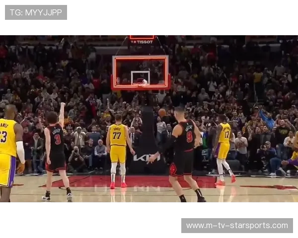 NBA超远三分压哨震撼全场：连解说都惊掉下巴